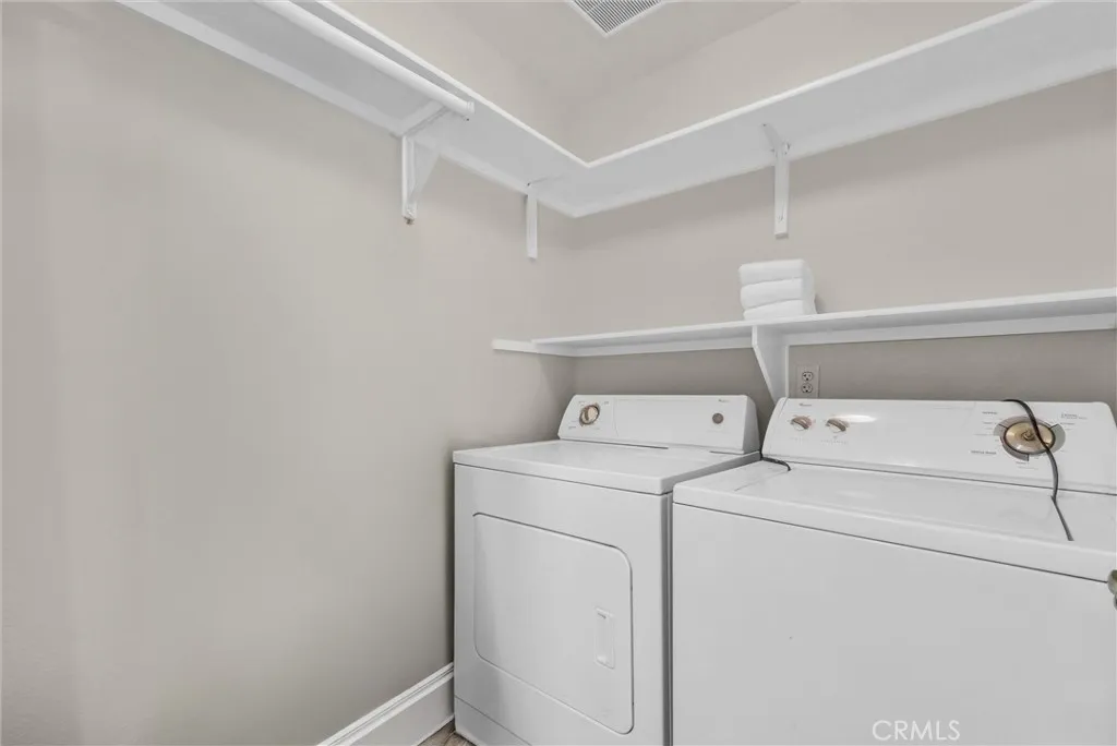 Irvine, California 92612, United States, 2 Bedrooms Bedrooms, ,2 BathroomsBathrooms,Residential,Active,252296