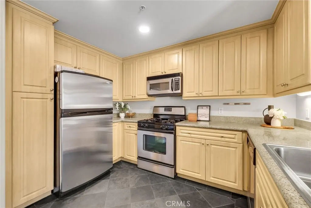 Irvine, California 92612, United States, 2 Bedrooms Bedrooms, ,2 BathroomsBathrooms,Residential,Active,252296