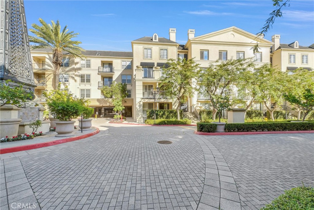 3300 Watermarke Place