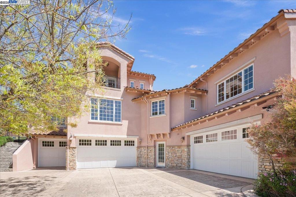 430 Hunter Ln