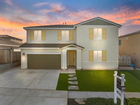 Photo of 2031 Wildflower Drive, Hollister, CA 95023 (MLS # ML82031777)