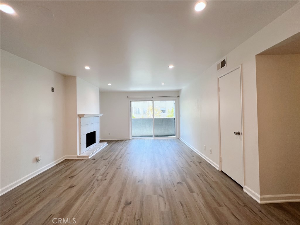 1940 N Highland Avenue 25