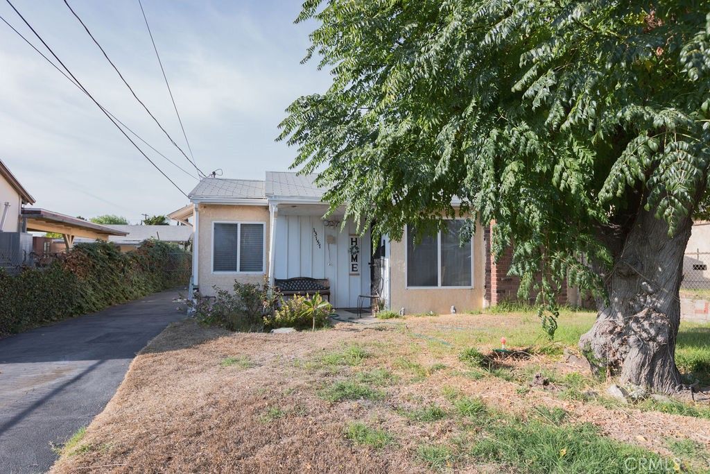 Photo of 13157 Glamis St, Pacoima, CA 91331 (MLS # SR25259075)