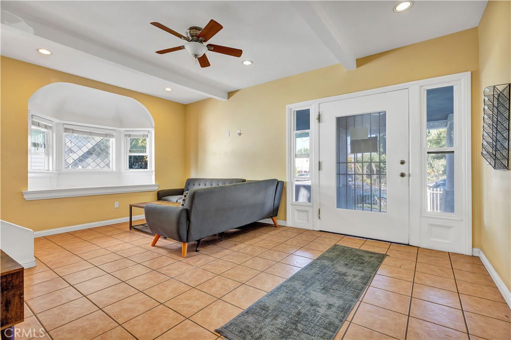 2641 S Catalina Street