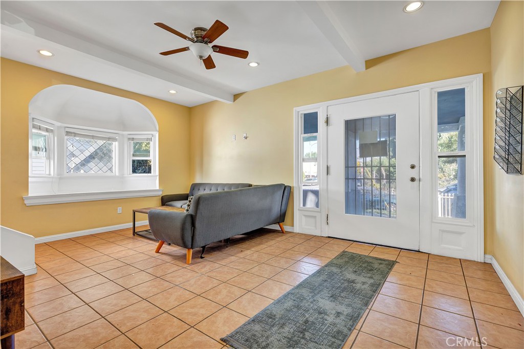 2641 S Catalina Street