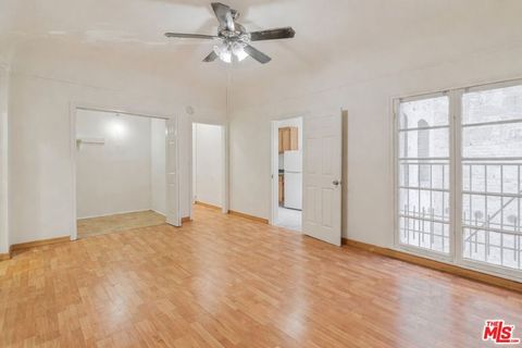 Photo of 400 S Kenmore Avenue #300, Los Angeles, CA 90020 (MLS # 26662835)