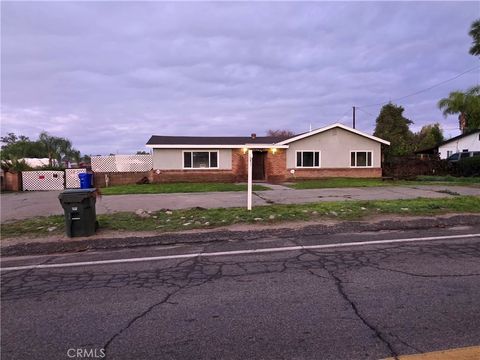 Photo of 3096 N Macy St, San Bernardino, CA 92407 (MLS # CV26000686)