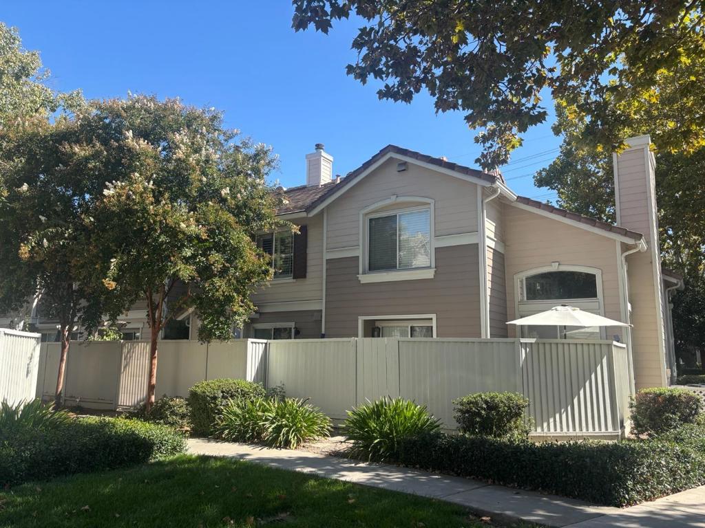 6101 Lambeck Lane