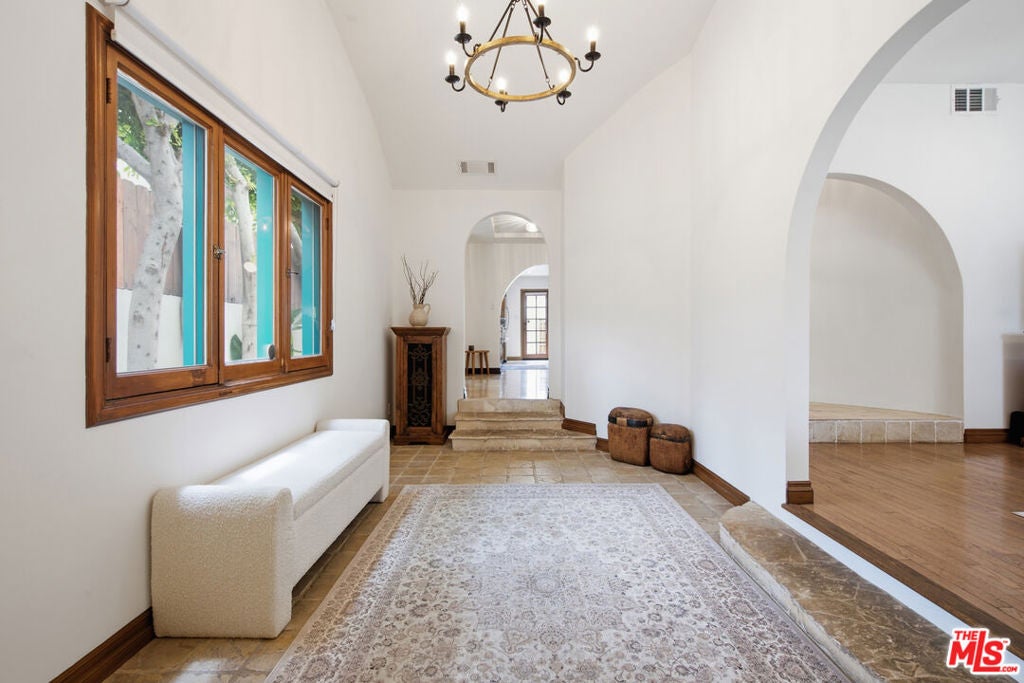 1555 S Crescent Heights Boulevard, Los Angeles CA 90035