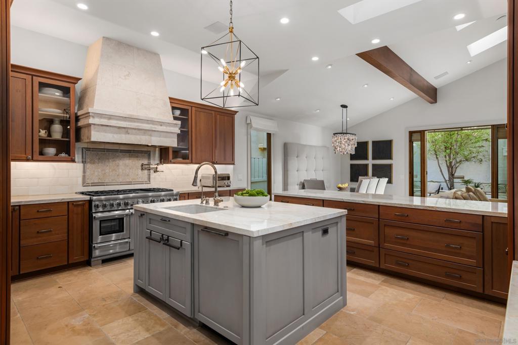 La Jolla - Residential Income