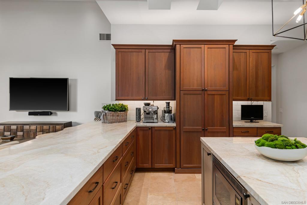 La Jolla - Residential Income