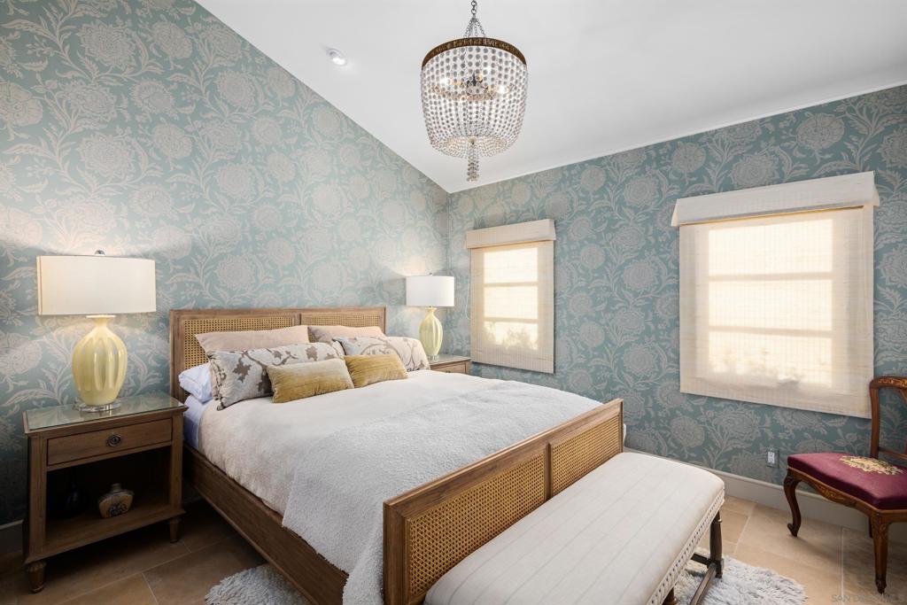 La Jolla - Residential Income