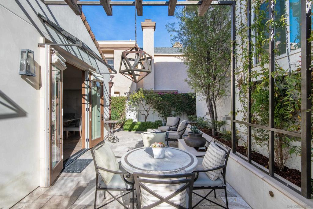 La Jolla - Residential Income