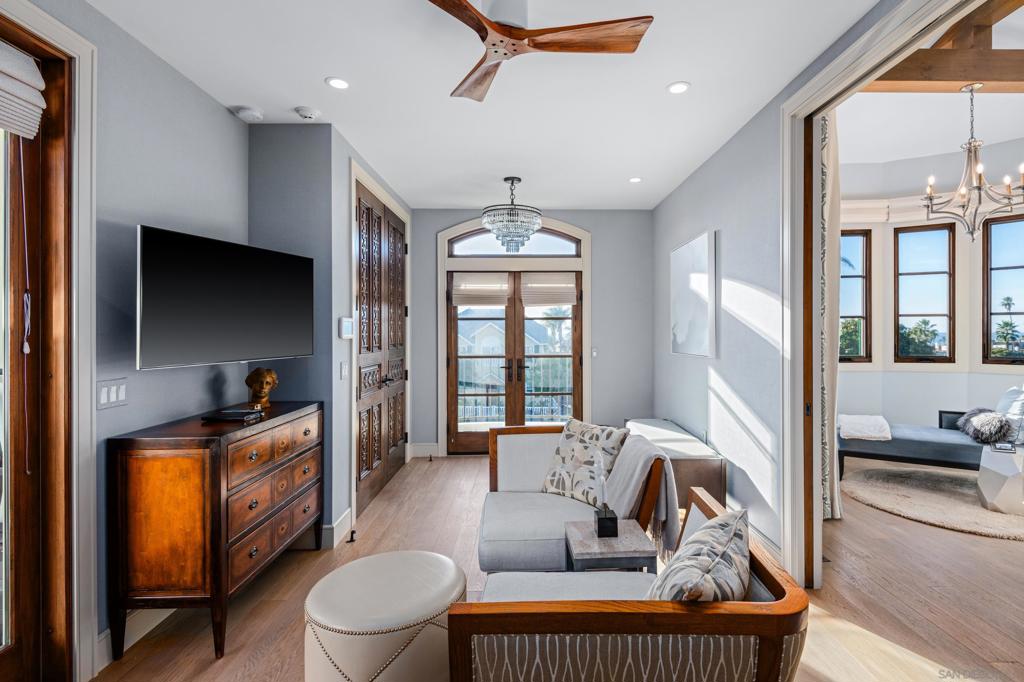 La Jolla - Residential Income