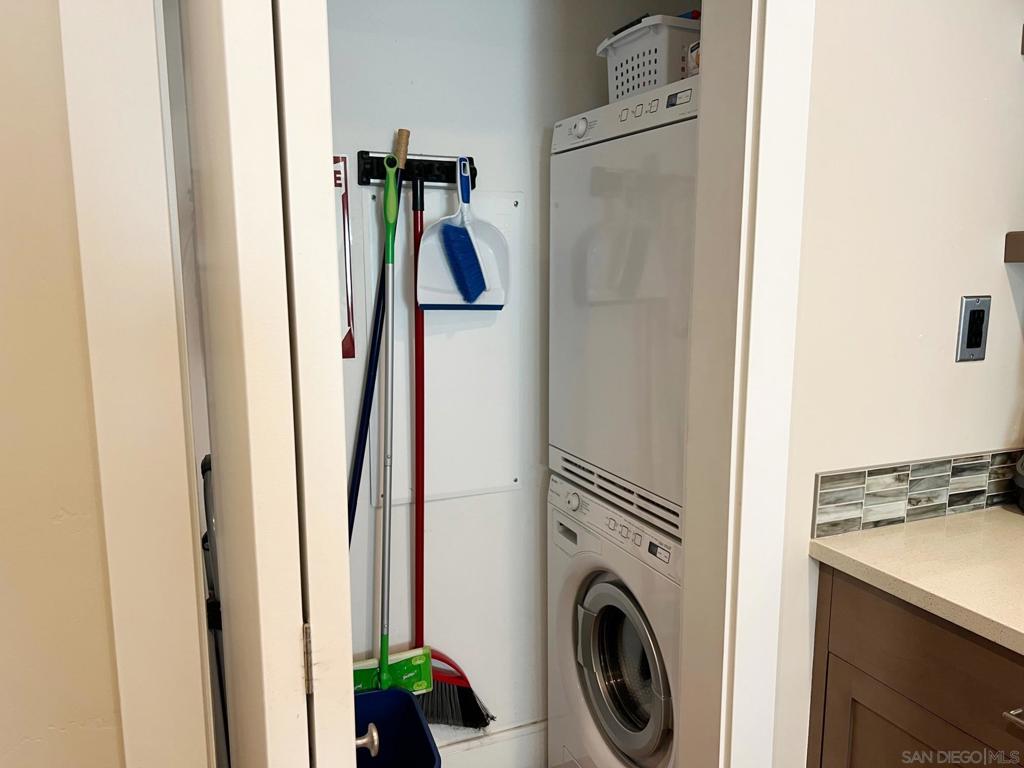 La Jolla - Residential Income