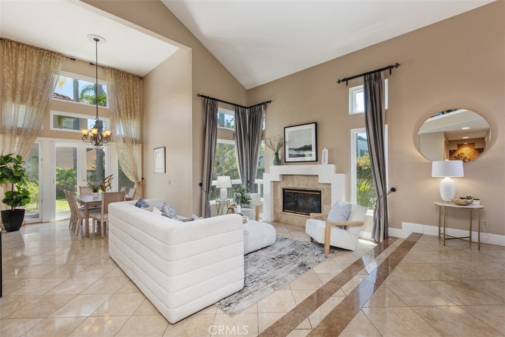 26 Larkfield Ln