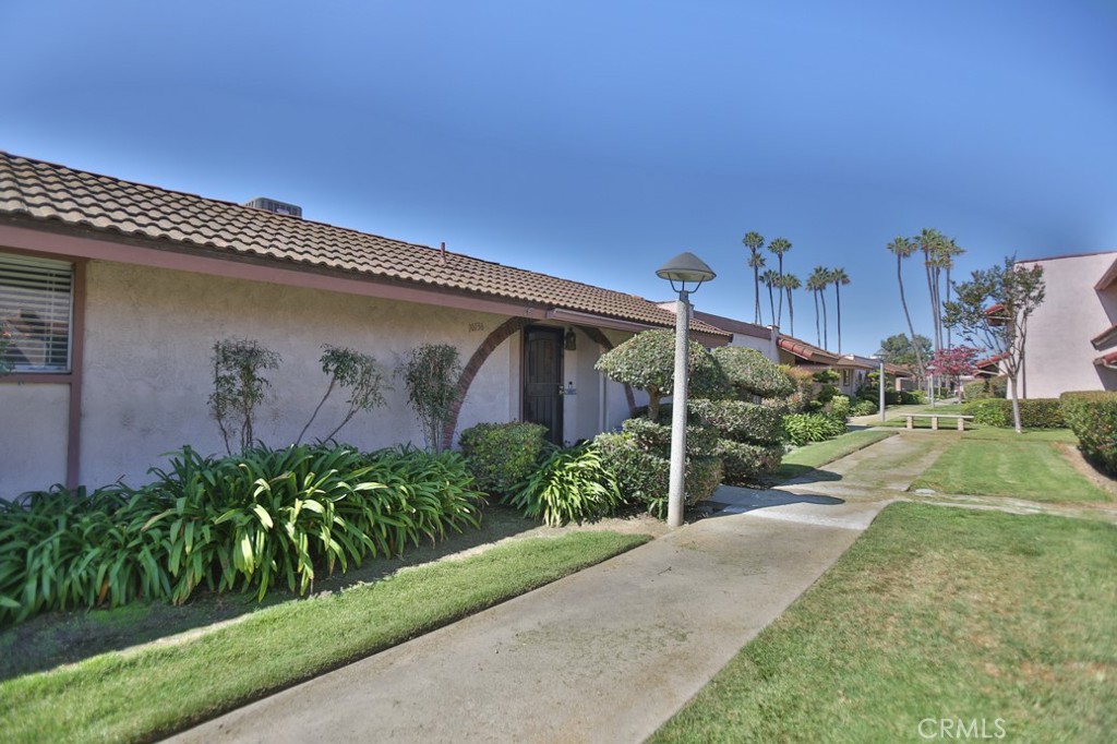 10136 Montecito Plz