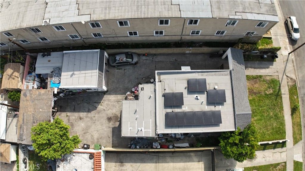 Photo of 443 E 95th St, Los Angeles, CA 90003 (MLS # SR26068202)