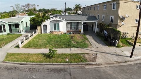 Photo of 443 E 95th St, Los Angeles, CA 90003 (MLS # SR26068202)