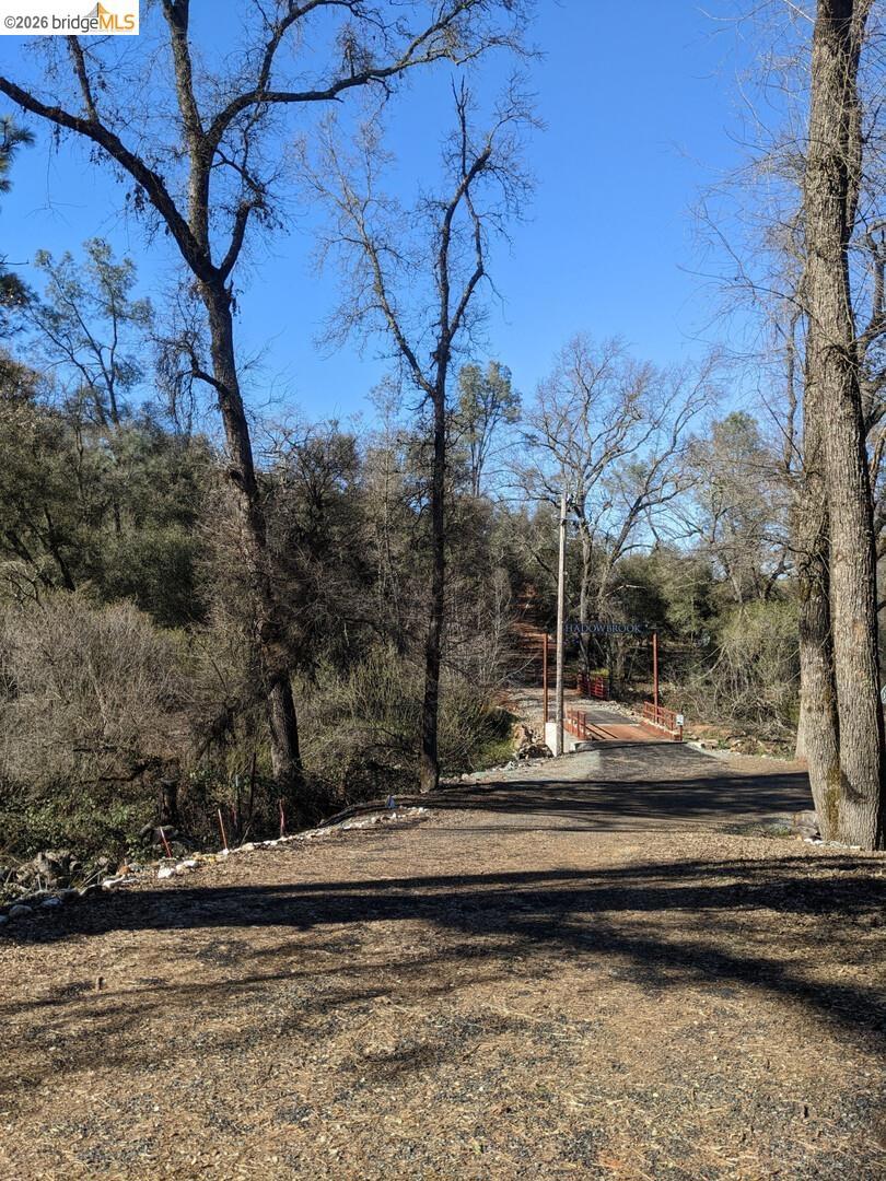 4095 Green Valley RD
