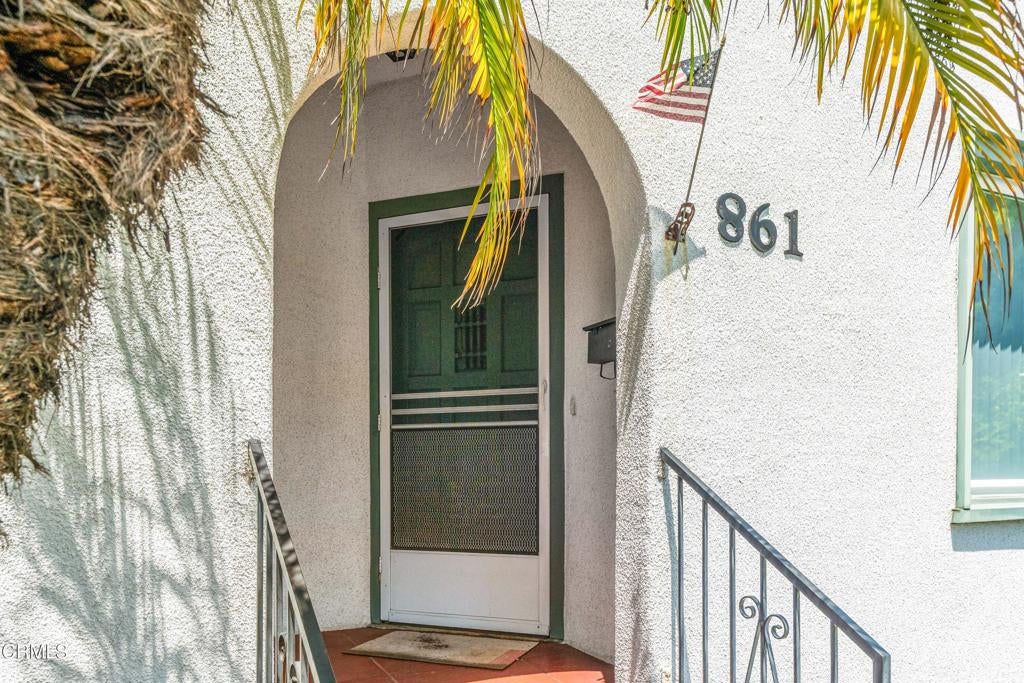 861 Monterey Road, Glendale CA 91206