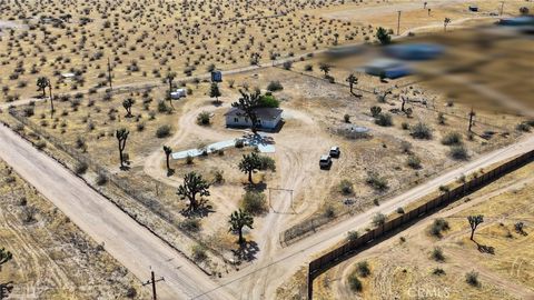 Photo of 25433 Keator Road, Apple Valley, CA 92307 (MLS # HD26087182)