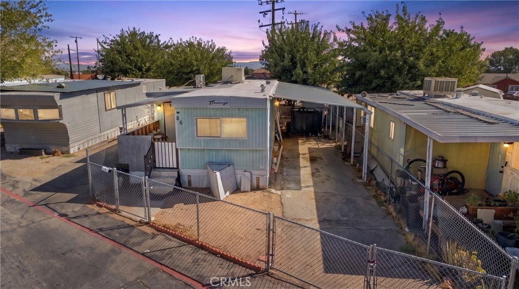 9426 Tamarisk Avenue 86