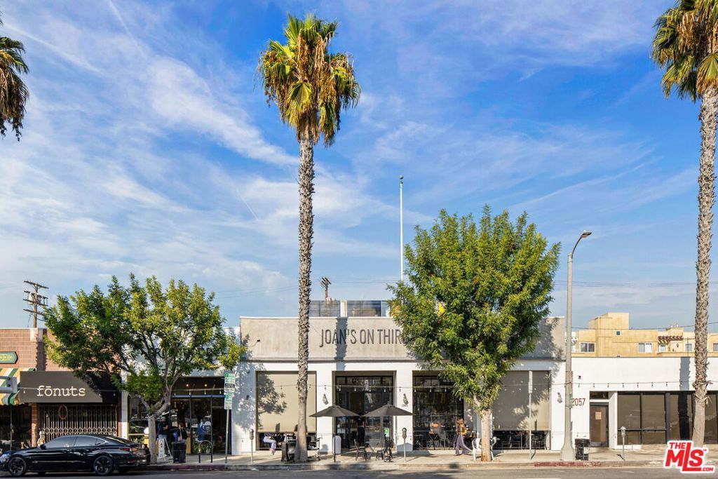 Photo of 12045 Guerin Street #PH3, Studio City, CA 91604 (MLS # 25620061)