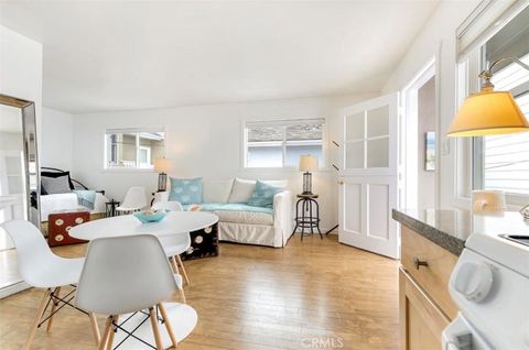 Photo of 117 Amethyst Avenue, Newport Beach, CA 92662 (MLS # NP26085187)