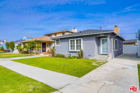 Photo of 8404 Holy Cross Place, Los Angeles, CA 90045 (MLS # 26667675)