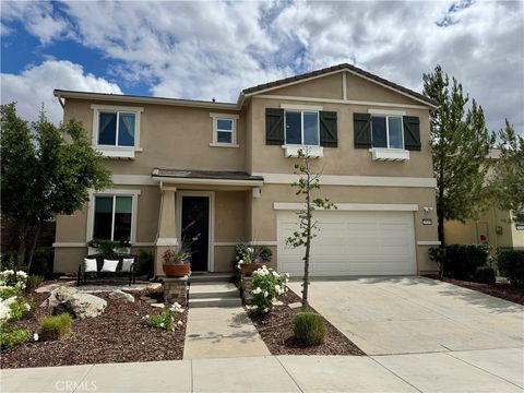 Photo of 29205 Date Palm, Lake Elsinore, CA 92530 (MLS # SW26095960)