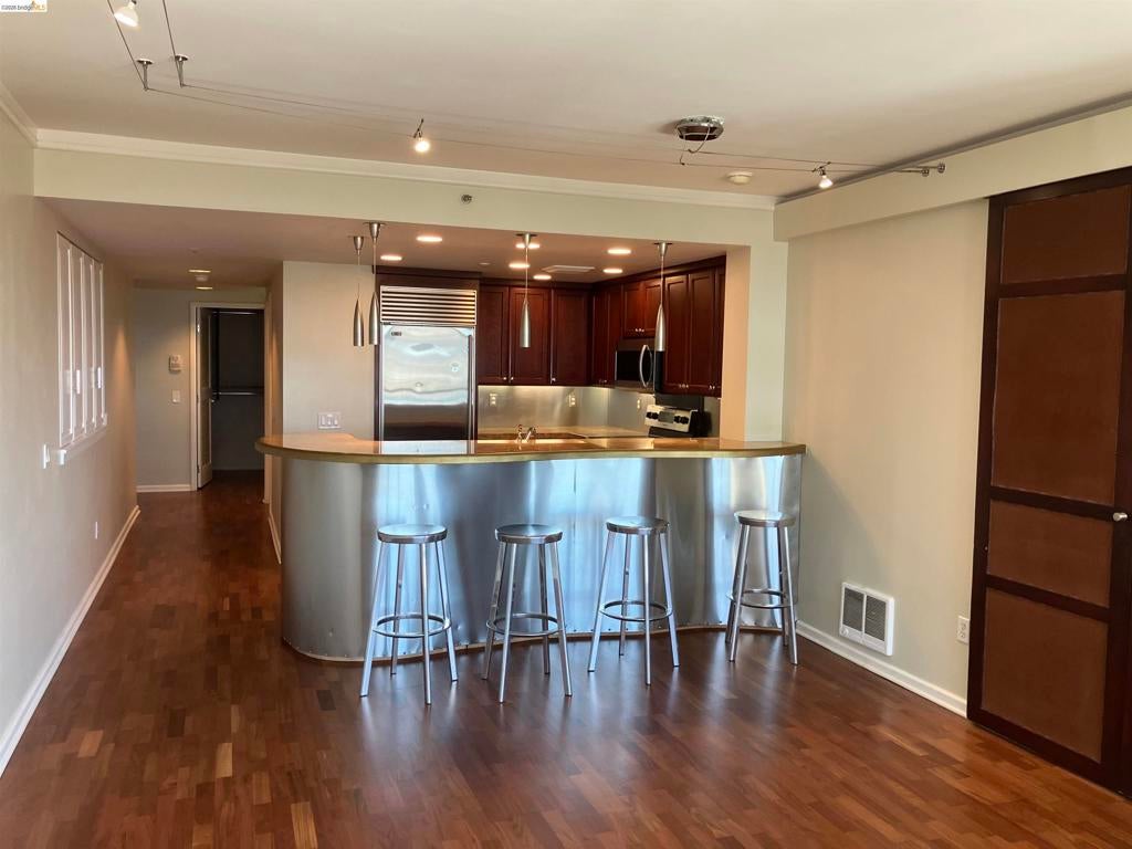 403 Main St 801N