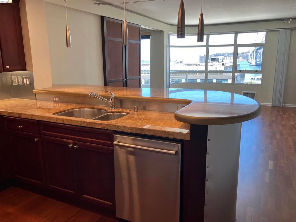 403 Main St 801N