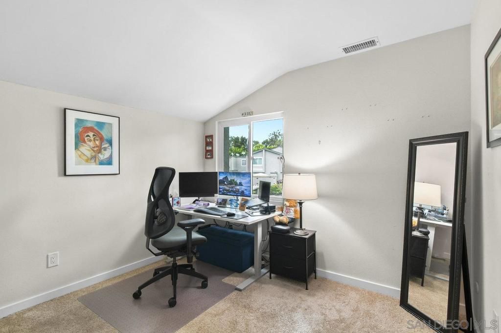 listing image 130723812945873123572