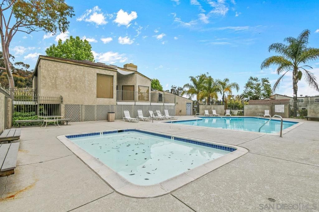 listing image 130729681446902513235