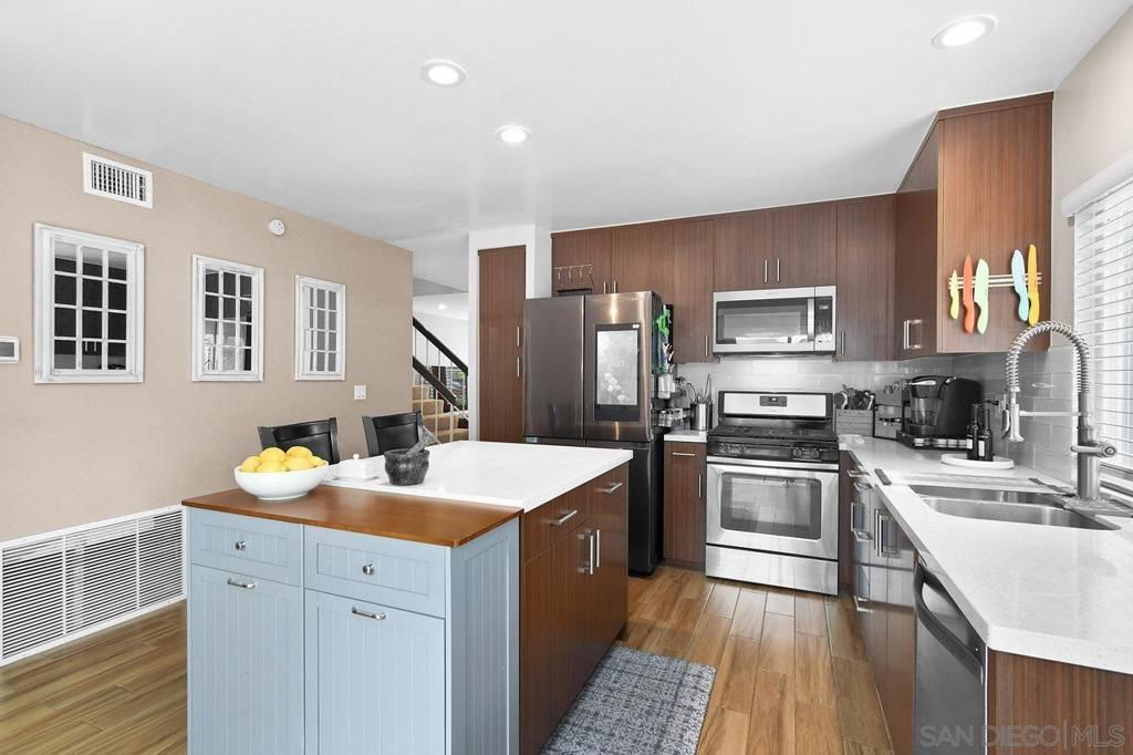 listing image 130723769857643170899
