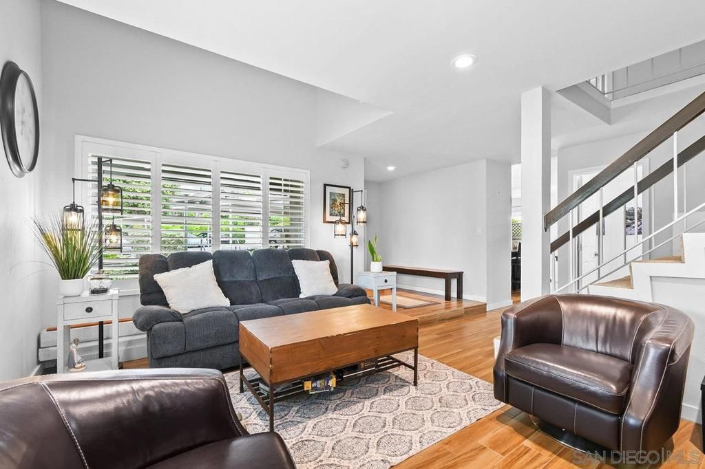 listing image 130721519205879906025