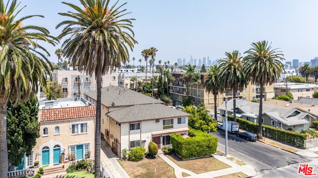 502 N Serrano Avenue