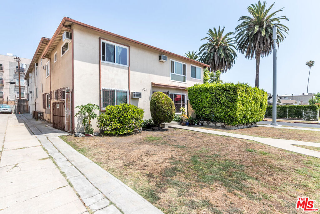502 N Serrano Avenue