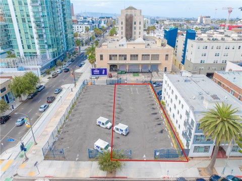 Photo of 317 Elm AVE, Long Beach, CA 90802 (MLS # PW26189996)
