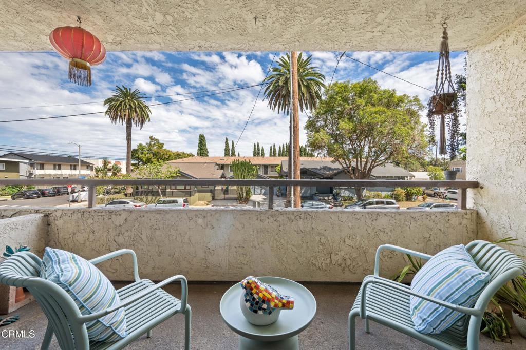 225 Hermosa Avenue 102