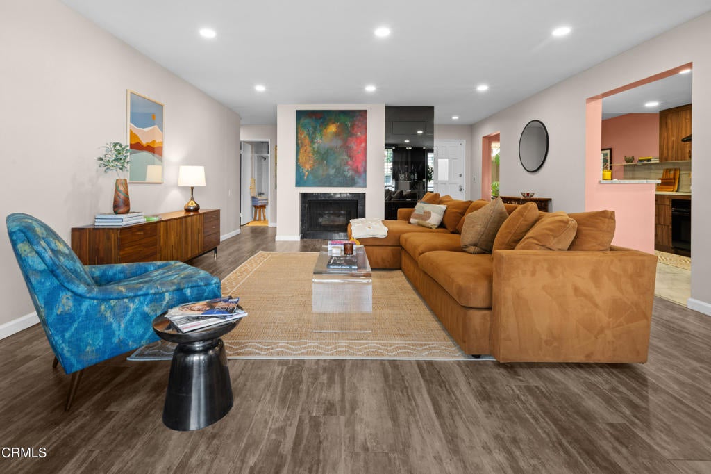 225 Hermosa Avenue 102