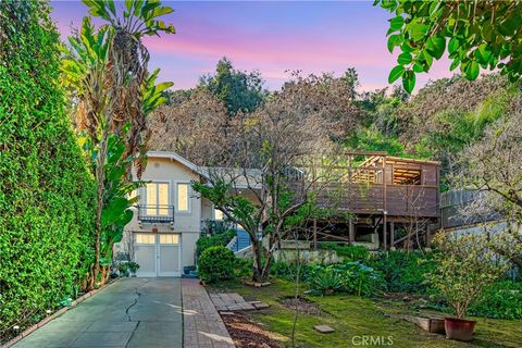 Photo of 11026 Fruitland Dr, Studio City, CA 91604 (MLS # SR26020779)