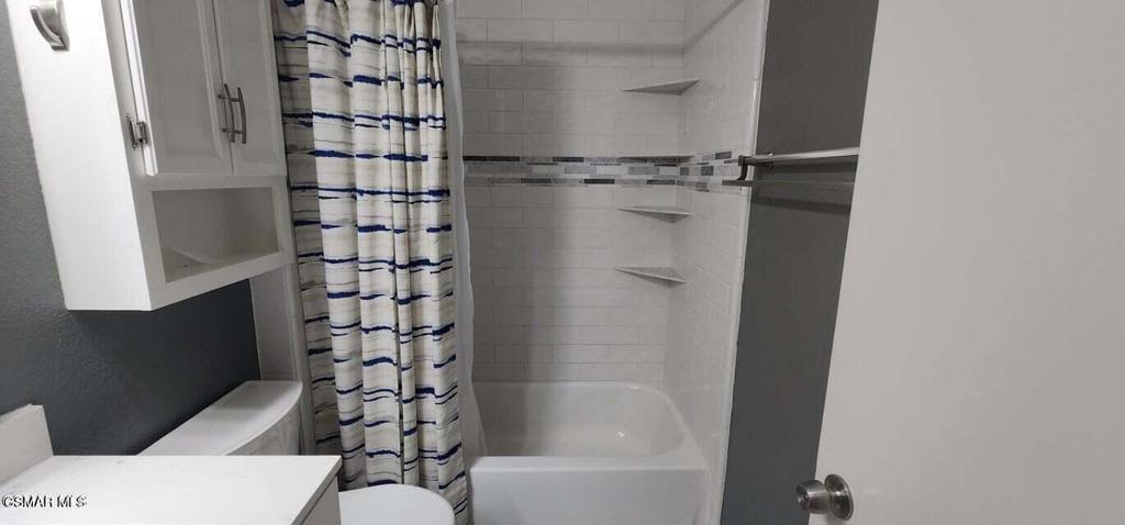 Oakbrook Townhomes - 518 - 1005302 - Residential Lease