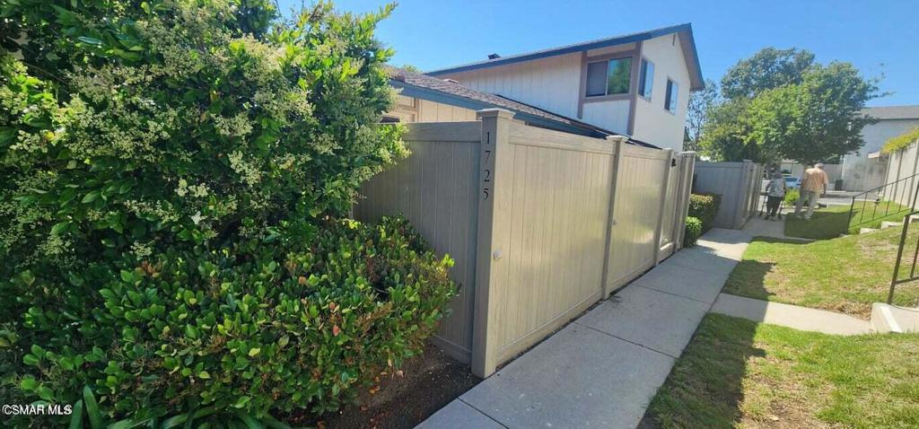 Oakbrook Townhomes - 518 - 1005302 - Residential Lease