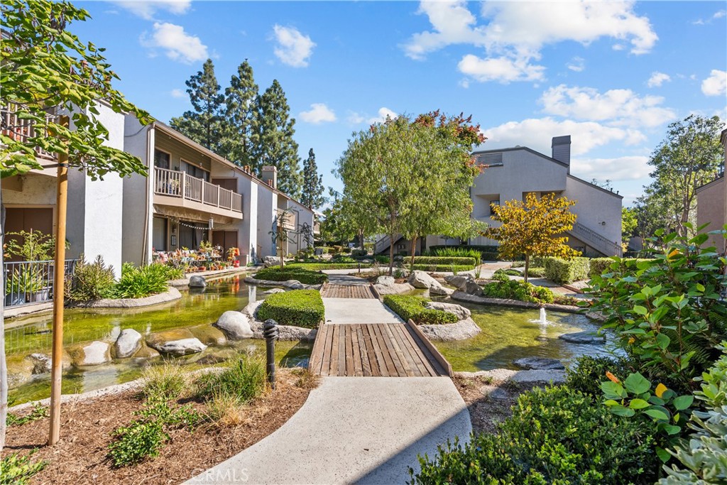 10521 Lakeside S