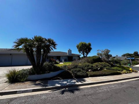 Photo of 2815 Sugarman Ct Ct, La Jolla, CA 92037 (MLS # 260008255SD)