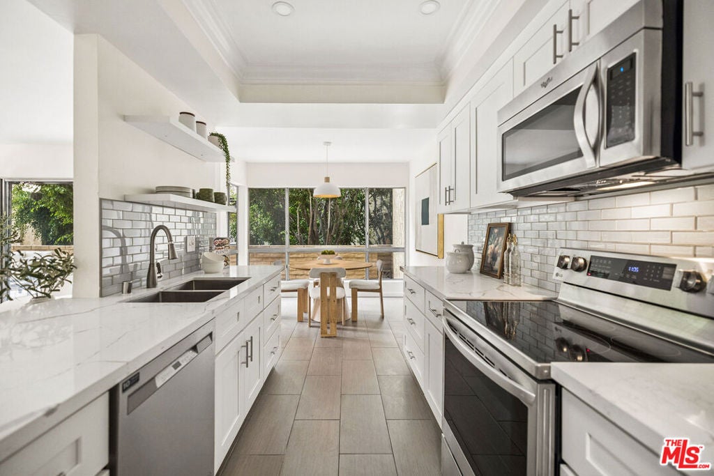 5600 Kensington Way 105, Culver City CA 90230