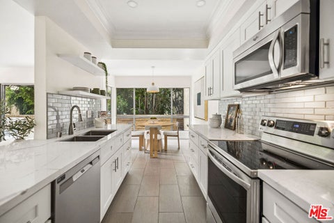Photo of 5600 Kensington Way #105, Culver City, CA 90230 (MLS # 26902791)