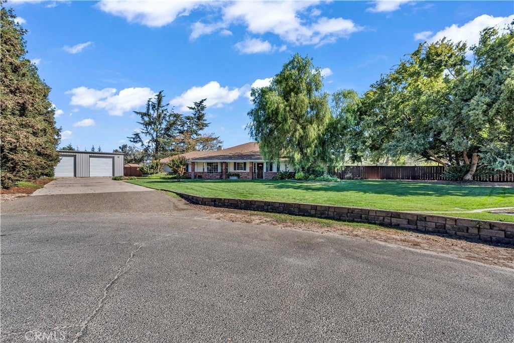 Properties 2 2850 Woodbury Court